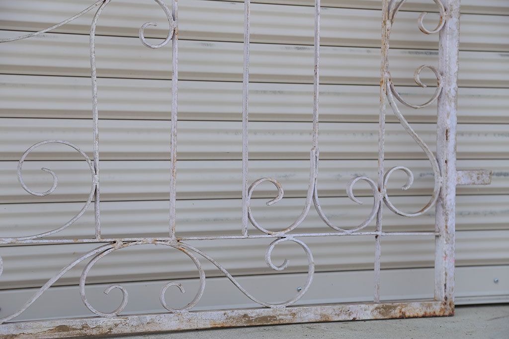 中古　洋風!大きなロートアイアンのガーデンフェンス(3)(ヨーロッパ風フェンス、門扉、鉄柵)