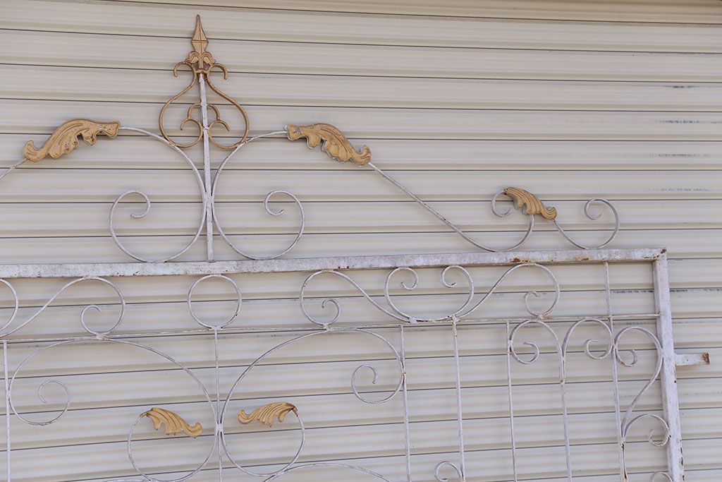 中古　洋風!大きなロートアイアンのガーデンフェンス(3)(ヨーロッパ風フェンス、門扉、鉄柵)