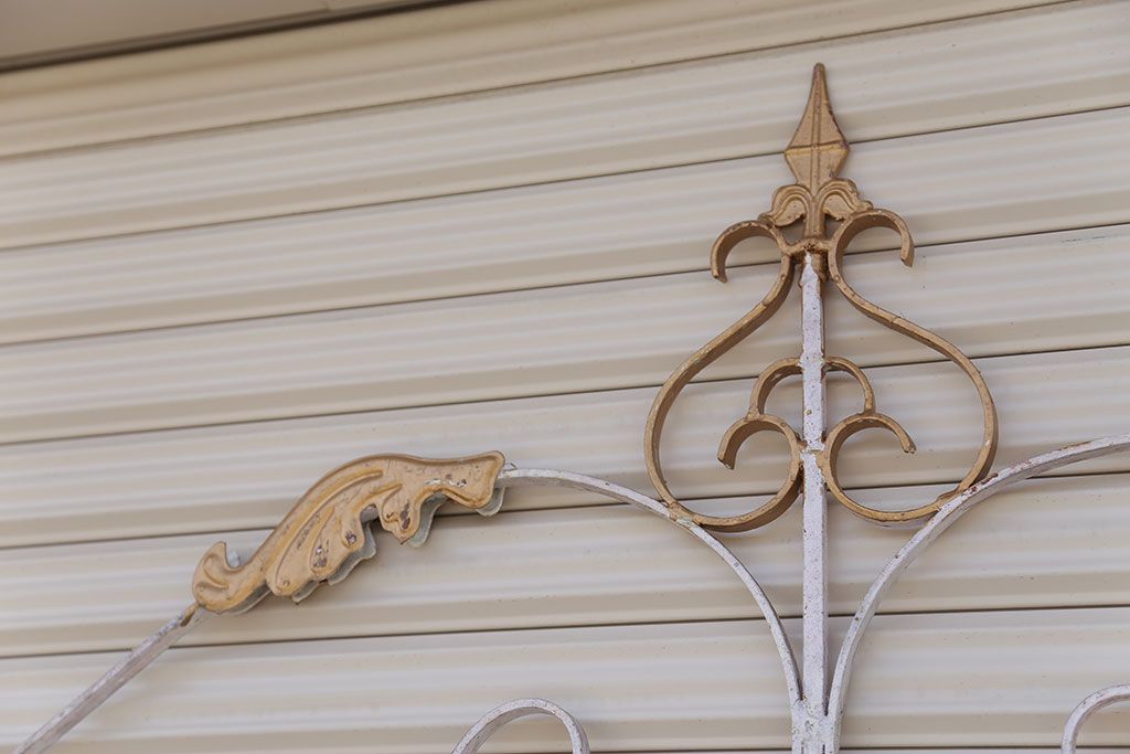 中古　洋風!大きなロートアイアンのガーデンフェンス(3)(ヨーロッパ風フェンス、門扉、鉄柵)