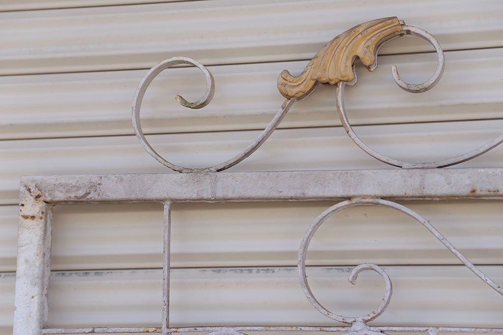 中古　洋風!大きなロートアイアンのガーデンフェンス(3)(ヨーロッパ風フェンス、門扉、鉄柵)