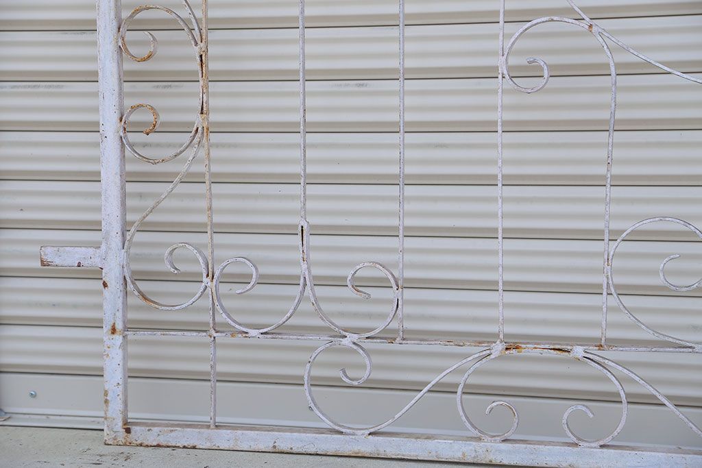 中古　洋風!大きなロートアイアンのガーデンフェンス(3)(ヨーロッパ風フェンス、門扉、鉄柵)