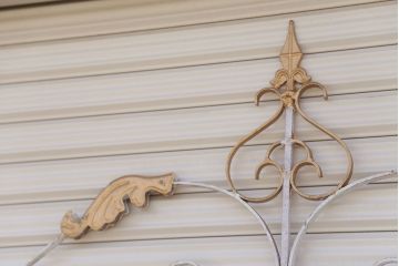 中古　ヨーロッパ風!大きなロートアイアンのガーデンフェンス(1)(洋風フェンス、門扉、鉄柵)