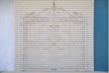 中古　ヨーロッパ風!大きなロートアイアンのガーデンフェンス(1)(洋風フェンス、門扉、鉄柵)