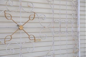 中古　ヨーロッパ風!大きなロートアイアンのガーデンフェンス(1)(洋風フェンス、門扉、鉄柵)