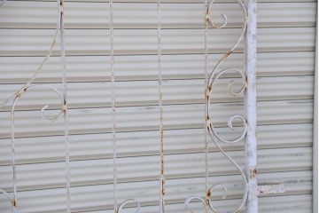 中古　ヨーロッパ風!大きなロートアイアンのガーデンフェンス(1)(洋風フェンス、門扉、鉄柵)