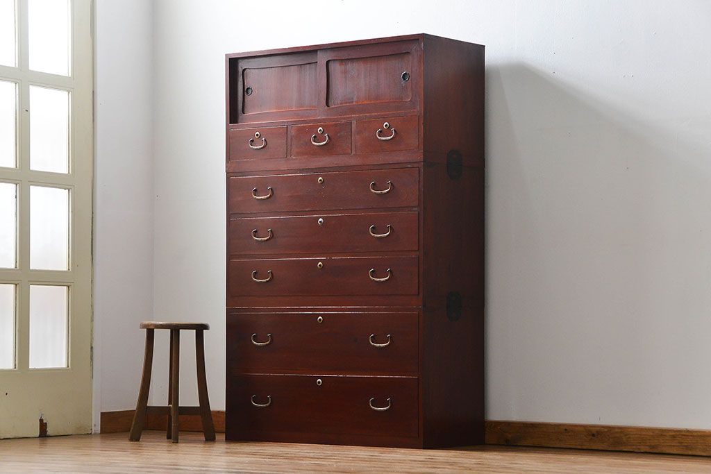 アンティーク家具　アンティーク 古い木のシンプルな三段重ね時代箪笥(チェスト)