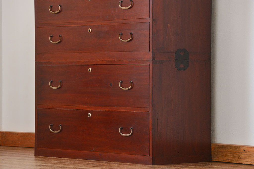 アンティーク家具　アンティーク 古い木のシンプルな三段重ね時代箪笥(チェスト)