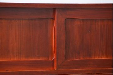 アンティーク家具　アンティーク 古い木のシンプルな三段重ね時代箪笥(チェスト)