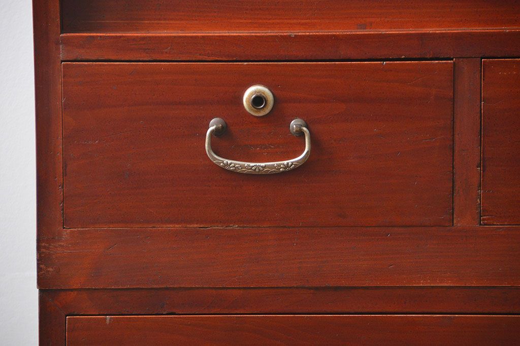 アンティーク家具　アンティーク 古い木のシンプルな三段重ね時代箪笥(チェスト)