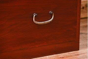 アンティーク家具　アンティーク 古い木のシンプルな三段重ね時代箪笥(チェスト)