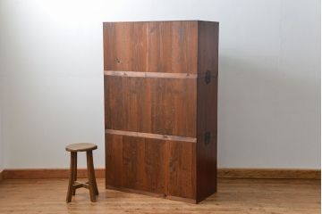 アンティーク家具　アンティーク 古い木のシンプルな三段重ね時代箪笥(チェスト)