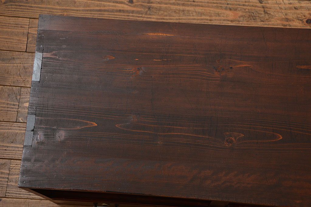 アンティーク家具　アンティーク 古い木のシンプルな三段重ね時代箪笥(チェスト)