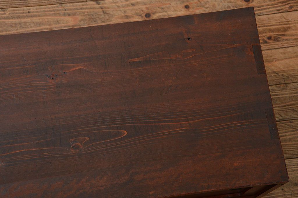 アンティーク家具　アンティーク 古い木のシンプルな三段重ね時代箪笥(チェスト)