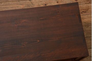 アンティーク家具　アンティーク 古い木のシンプルな三段重ね時代箪笥(チェスト)