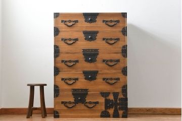 アンティーク家具　古民具・骨董 明治期 極上金具 上手造り 総桐三段重ね時代箪笥(桐箪笥、桐たんす)