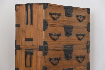 アンティーク家具　古民具・骨董 明治期 極上金具 上手造り 総桐三段重ね時代箪笥(桐箪笥、桐たんす)