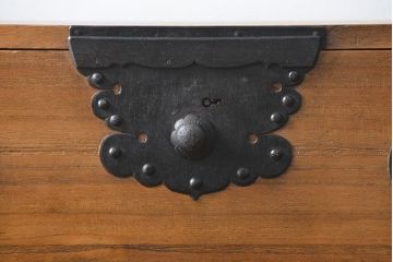 アンティーク家具　古民具・骨董 明治期 極上金具 上手造り 総桐三段重ね時代箪笥(桐箪笥、桐たんす)