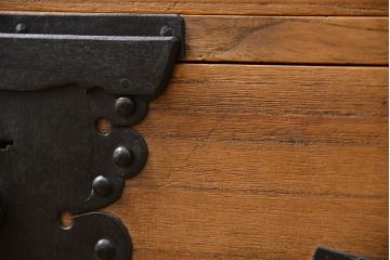 アンティーク家具　古民具・骨董 明治期 極上金具 上手造り 総桐三段重ね時代箪笥(桐箪笥、桐たんす)