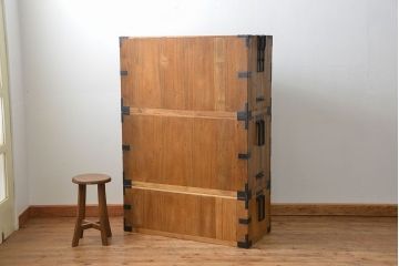 アンティーク家具　古民具・骨董 明治期 極上金具 上手造り 総桐三段重ね時代箪笥(桐箪笥、桐たんす)