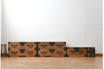 アンティーク家具　古民具・骨董 明治期 極上金具 上手造り 総桐三段重ね時代箪笥(桐箪笥、桐たんす)