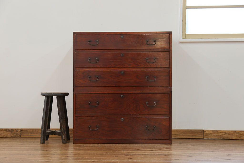 アンティーク家具　古民具・骨董 前面欅材のシンプルな時代箪笥(タンス、チェスト)