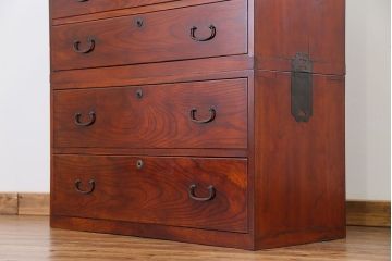 アンティーク家具　古民具・骨董 前面欅材のシンプルな時代箪笥(タンス、チェスト)