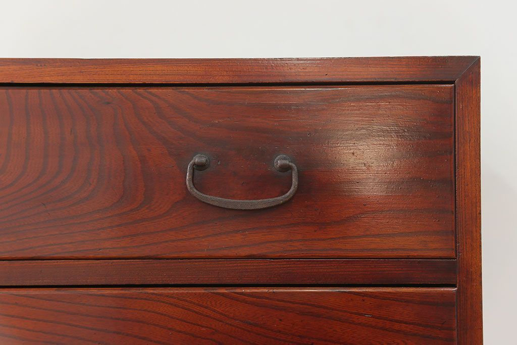 アンティーク家具　古民具・骨董 前面欅材のシンプルな時代箪笥(タンス、チェスト)