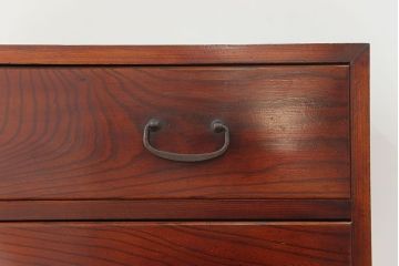 アンティーク家具　古民具・骨董 前面欅材のシンプルな時代箪笥(タンス、チェスト)