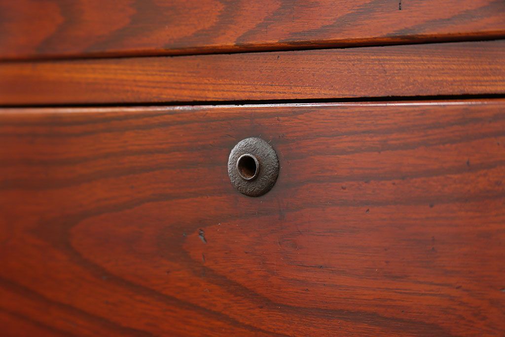 アンティーク家具　古民具・骨董 前面欅材のシンプルな時代箪笥(タンス、チェスト)