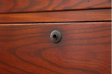 アンティーク家具　古民具・骨董 前面欅材のシンプルな時代箪笥(タンス、チェスト)
