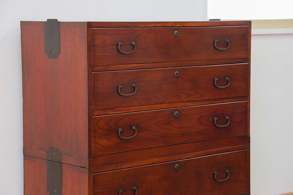 アンティーク家具　古民具・骨董 前面欅材のシンプルな時代箪笥(タンス、チェスト)