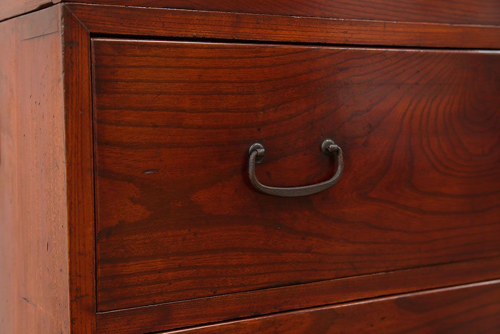 アンティーク家具　古民具・骨董 前面欅材のシンプルな時代箪笥(タンス、チェスト)