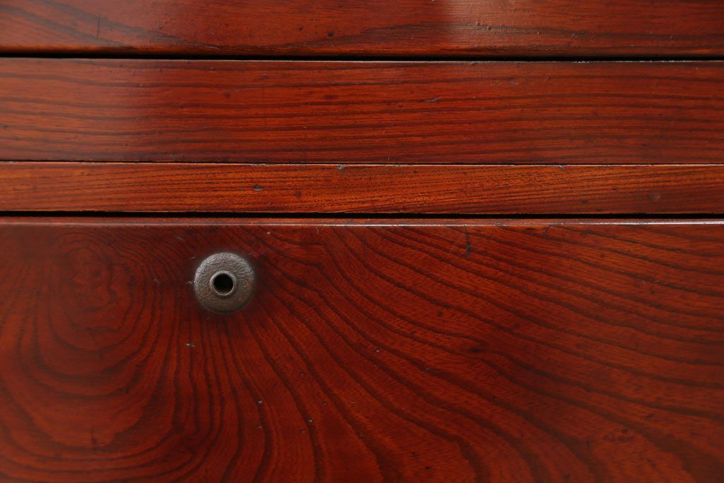 アンティーク家具　古民具・骨董 前面欅材のシンプルな時代箪笥(タンス、チェスト)