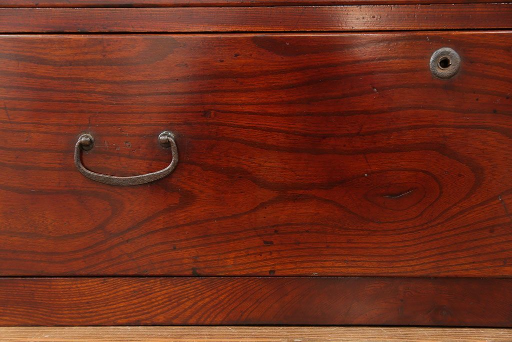 アンティーク家具　古民具・骨董 前面欅材のシンプルな時代箪笥(タンス、チェスト)