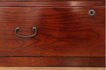 アンティーク家具　古民具・骨董 前面欅材のシンプルな時代箪笥(タンス、チェスト)