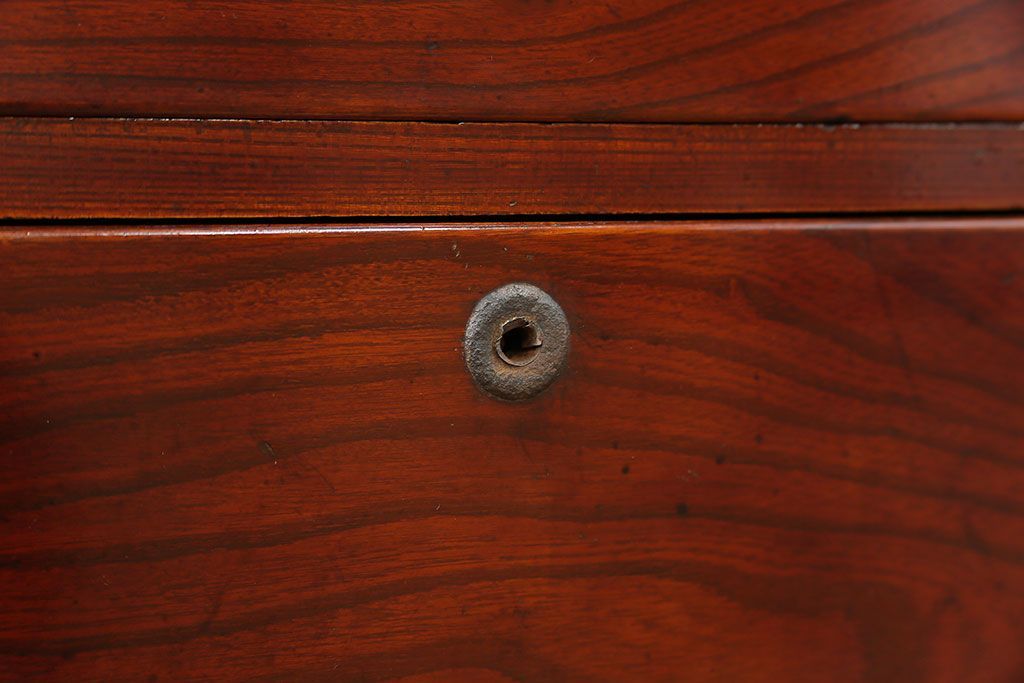 アンティーク家具　古民具・骨董 前面欅材のシンプルな時代箪笥(タンス、チェスト)