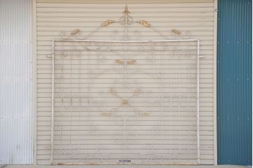 中古　ヨーロッパ風!大きなロートアイアンのガーデンフェンス(2)(洋風フェンス、門扉、鉄柵)