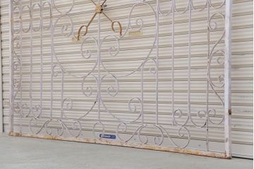 中古　ヨーロッパ風!大きなロートアイアンのガーデンフェンス(2)(洋風フェンス、門扉、鉄柵)