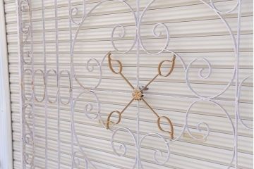 中古　ヨーロッパ風!大きなロートアイアンのガーデンフェンス(2)(洋風フェンス、門扉、鉄柵)