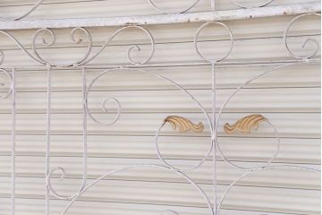 中古　ヨーロッパ風!大きなロートアイアンのガーデンフェンス(2)(洋風フェンス、門扉、鉄柵)