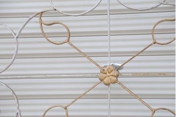 中古　可愛いロートアイアンガーデンフェンス(13)(ヨーロッパ風フェンス、洋風フェンス、門扉、鉄柵)