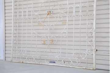 中古　可愛いロートアイアンガーデンフェンス(2)(ヨーロッパ風フェンス、洋風フェンス、門扉、鉄柵)