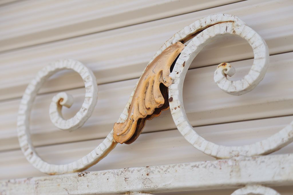 中古　可愛いロートアイアンガーデンフェンス(2)(ヨーロッパ風フェンス、洋風フェンス、門扉、鉄柵)