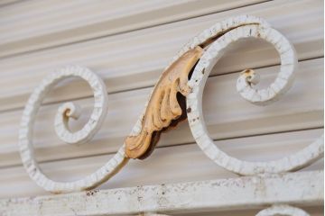 中古　可愛いロートアイアンガーデンフェンス(2)(ヨーロッパ風フェンス、洋風フェンス、門扉、鉄柵)