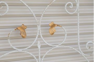 中古　可愛いロートアイアンガーデンフェンス(2)(ヨーロッパ風フェンス、洋風フェンス、門扉、鉄柵)