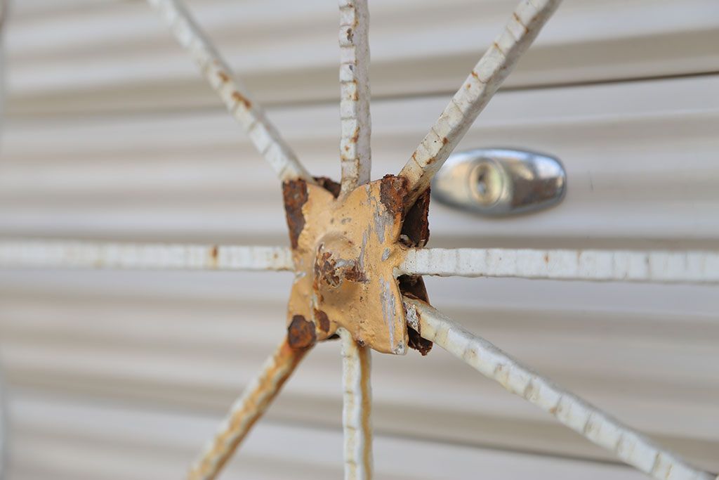 中古　可愛いロートアイアンガーデンフェンス(2)(ヨーロッパ風フェンス、洋風フェンス、門扉、鉄柵)