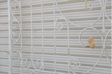 中古　可愛いロートアイアンガーデンフェンス(2)(ヨーロッパ風フェンス、洋風フェンス、門扉、鉄柵)