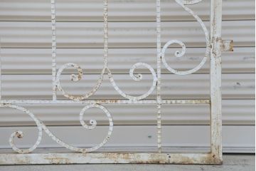 中古　可愛いロートアイアンガーデンフェンス(2)(ヨーロッパ風フェンス、洋風フェンス、門扉、鉄柵)