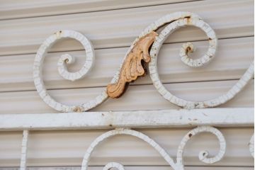 中古　可愛いロートアイアンガーデンフェンス(2)(ヨーロッパ風フェンス、洋風フェンス、門扉、鉄柵)