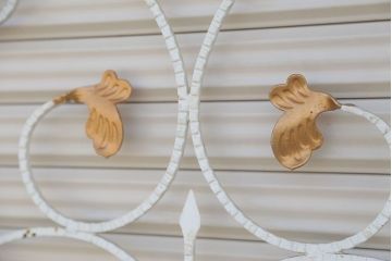 中古　可愛いロートアイアンガーデンフェンス(2)(ヨーロッパ風フェンス、洋風フェンス、門扉、鉄柵)